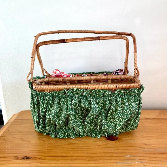 Vintage Wicker Basket Utensil Napkin Holder Picnic Outdoors 4 Handmade - Picture 2 of 9